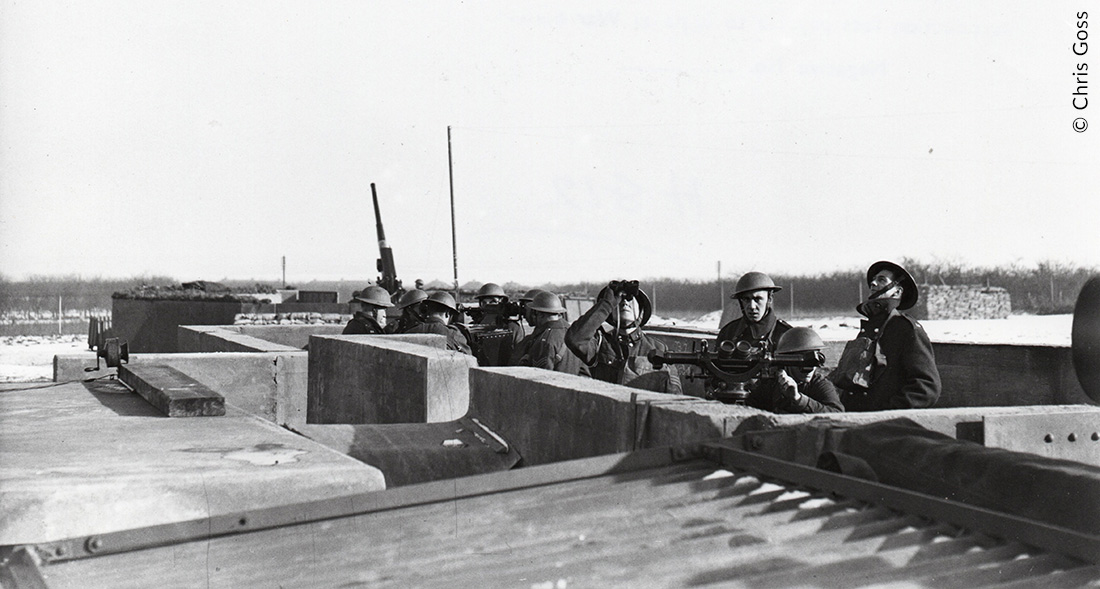 Anti-aircraft gunners waiting for the Luftwaffe